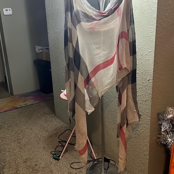 Burberry scarf crinkle style - Picture 4 of 11